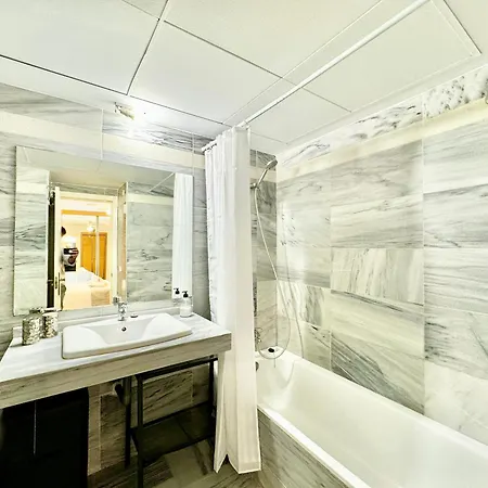 Apartment Center By Eaw Homes Marbella