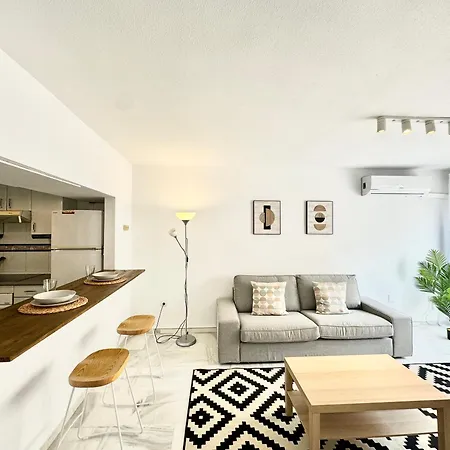 Center By Eaw Homes Apartment