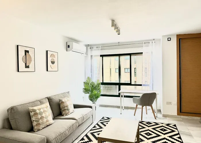 Center By Eaw Homes Apartman Marbella