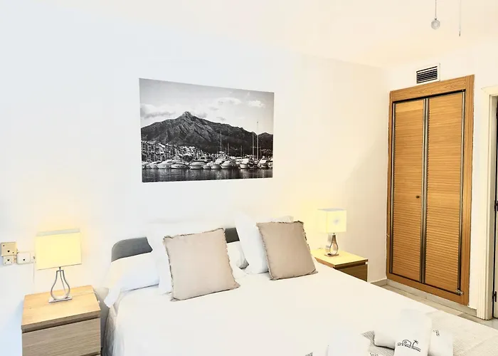 Center By Eaw Homes Appartement