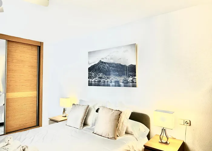 Center By Eaw Homes Appartement